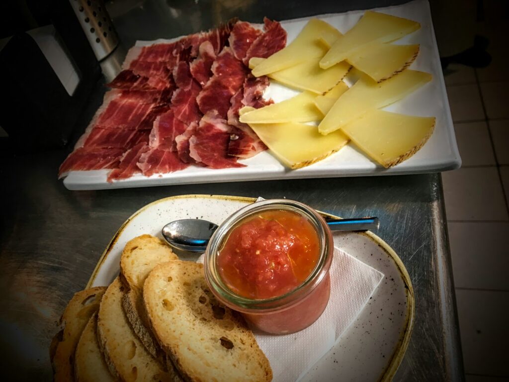 jamón ibérico queso manchego el laurel gastrobar jamón ibérico queso manchego el laurel gastrobar
